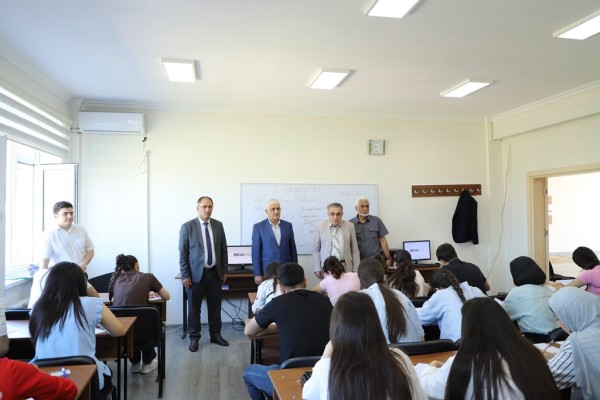 İctimai şura üzvləri  LDU-da imtahanların gedişini izləyib