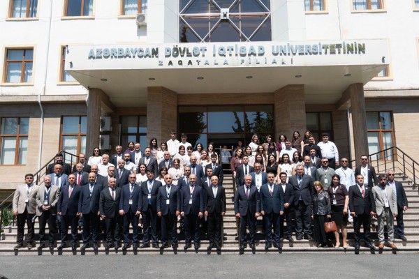 LDU təmsilçiləri “Rəqəmsallaşma dövründə regional universitet modeli” mövzusunda Beynəlxalq elmi-praktik konfransda iştirak edir