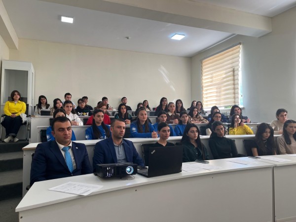 LDU-da “Konstitutsiya dayanıqlı inkisafın təməlidir” mövzusunda tədbir keçirilib