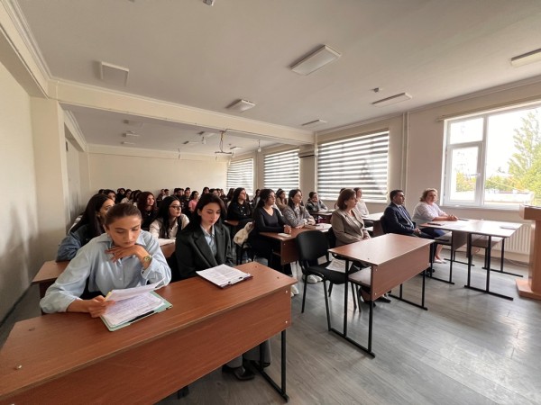 LDU-da tələbələrin universitet həyatına adaptasiyası ilə bağlı maarifləndirici seminar keçirilib
