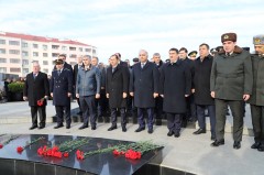 LDU-nun kollektivi Şəhidlər Xatirə  Abidə Kompleksini ziyarət edib.